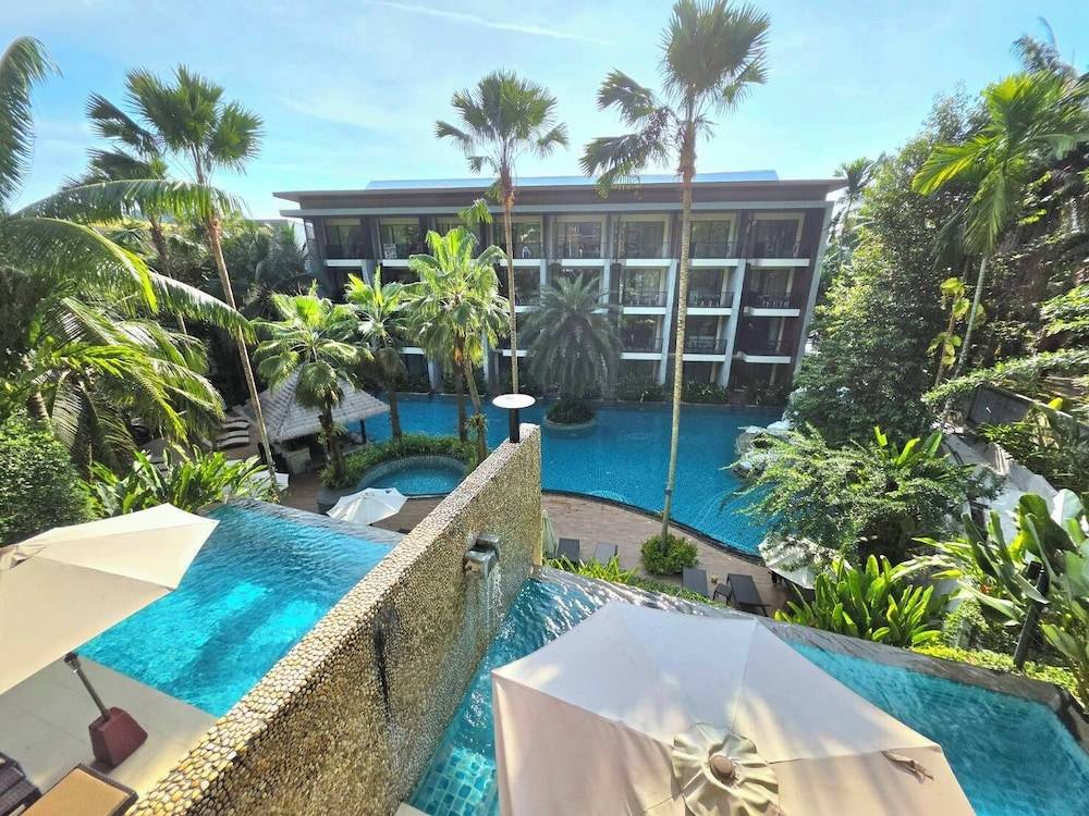 HULA HULA RESORT l truly tropical and fun wellness 1