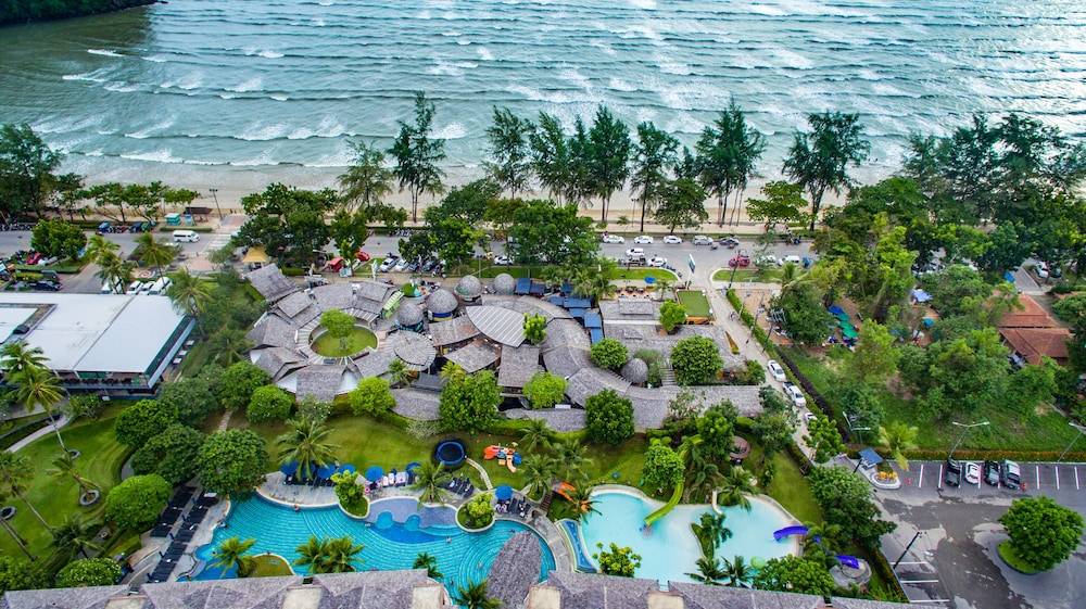 Holiday Ao Nang Beach Resort Krabi 1