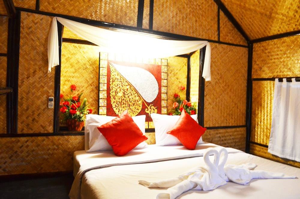 Eco Lanta Hideaway Beach Resort 1