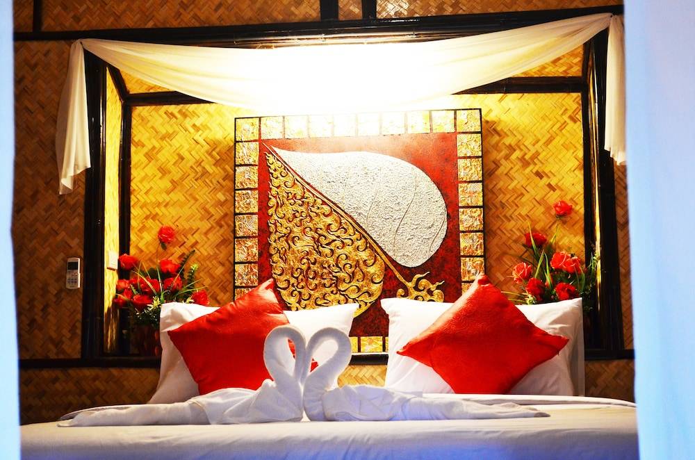 Eco Lanta Hideaway Beach Resort 2