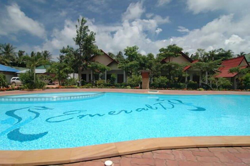 Lanta Emerald Bungalow 1