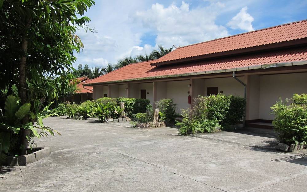 Oasis Resort 1