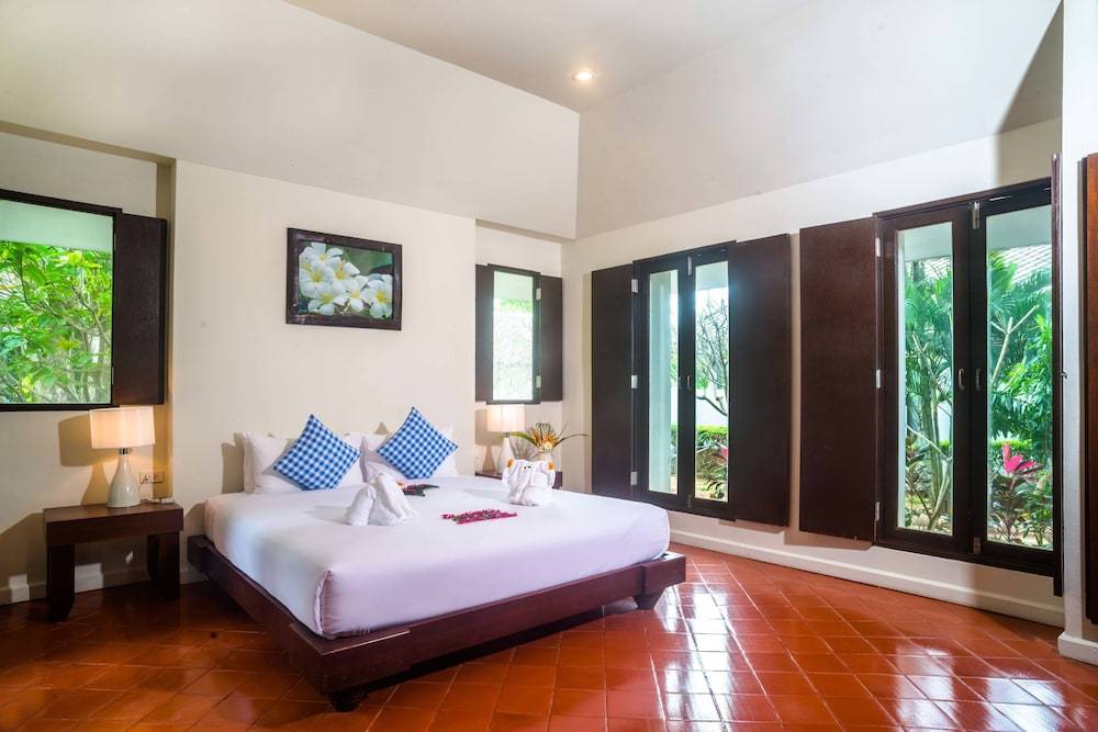 The Hive Hotel 2