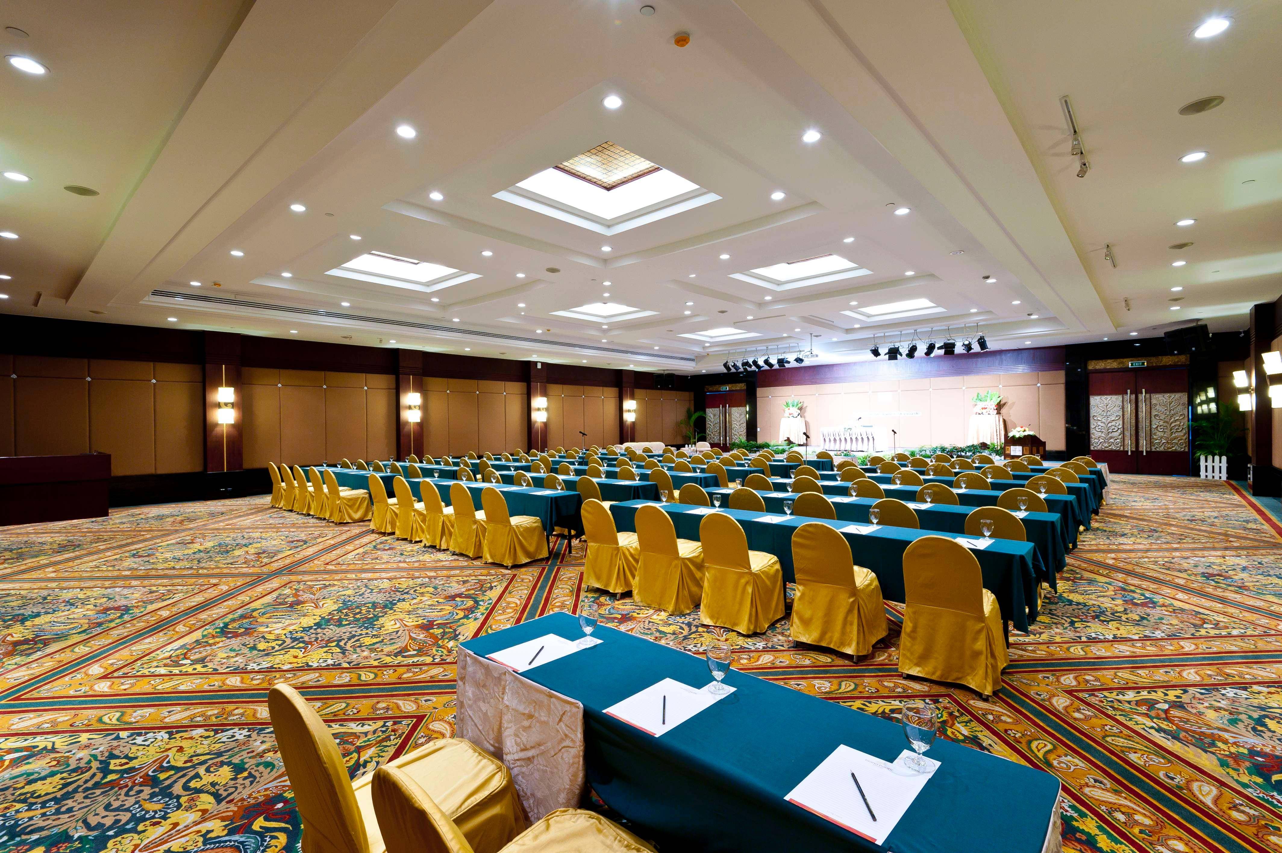 Grand Pacific Sovereign Resort & Spa 2