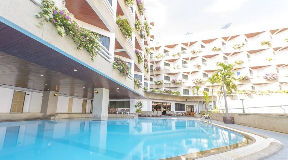 City Beach Resort 1