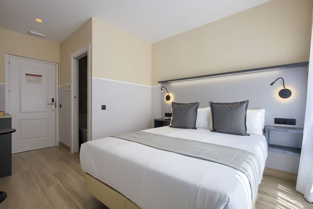 Dobo Madrid CV93 1