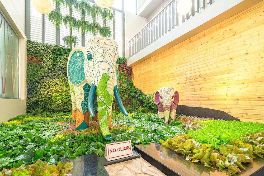 Ramada by Wyndham Phuket Deevana 2