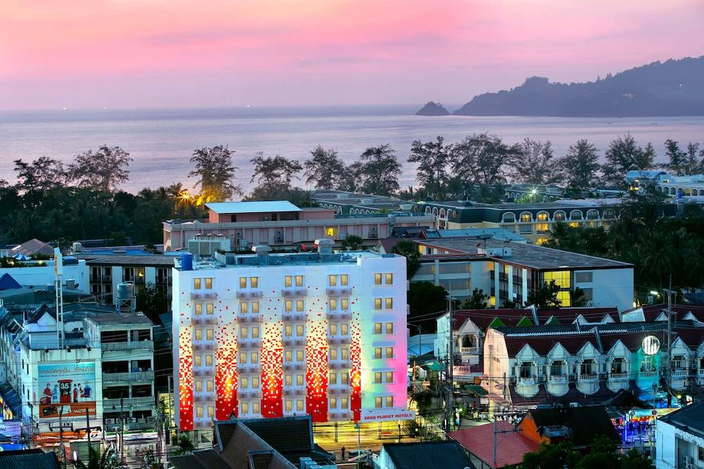 Easy Planet Phuket Patong 1