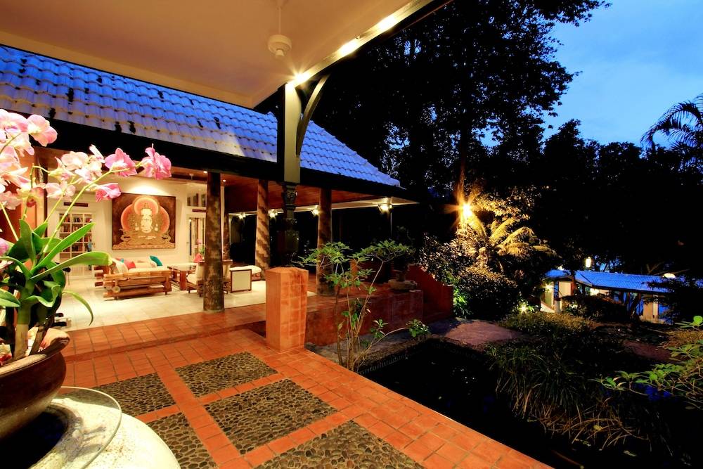 Mom Tri's Villa Royale 2