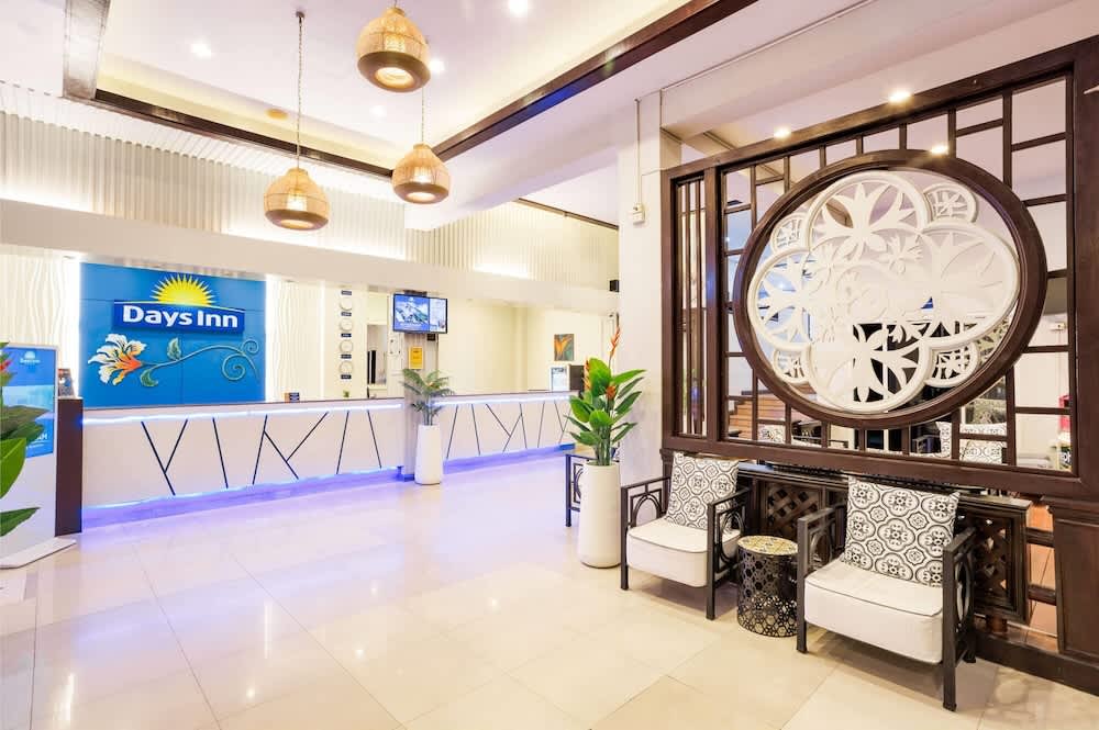 Days Inn by Wyndham Patong Beach 2