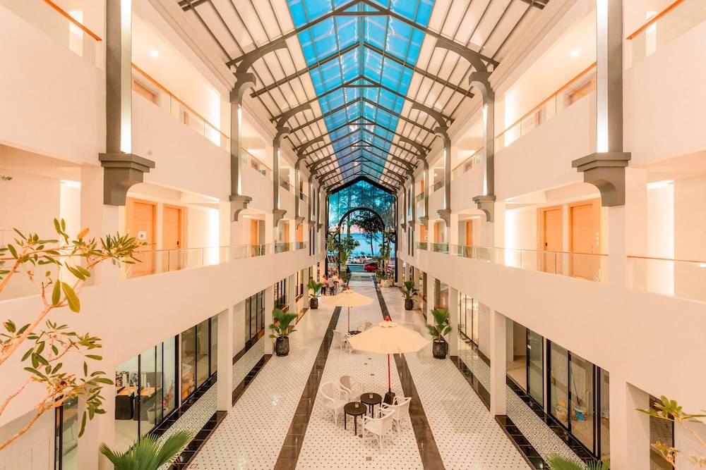 Anona Beachfront Phuket Resort 2
