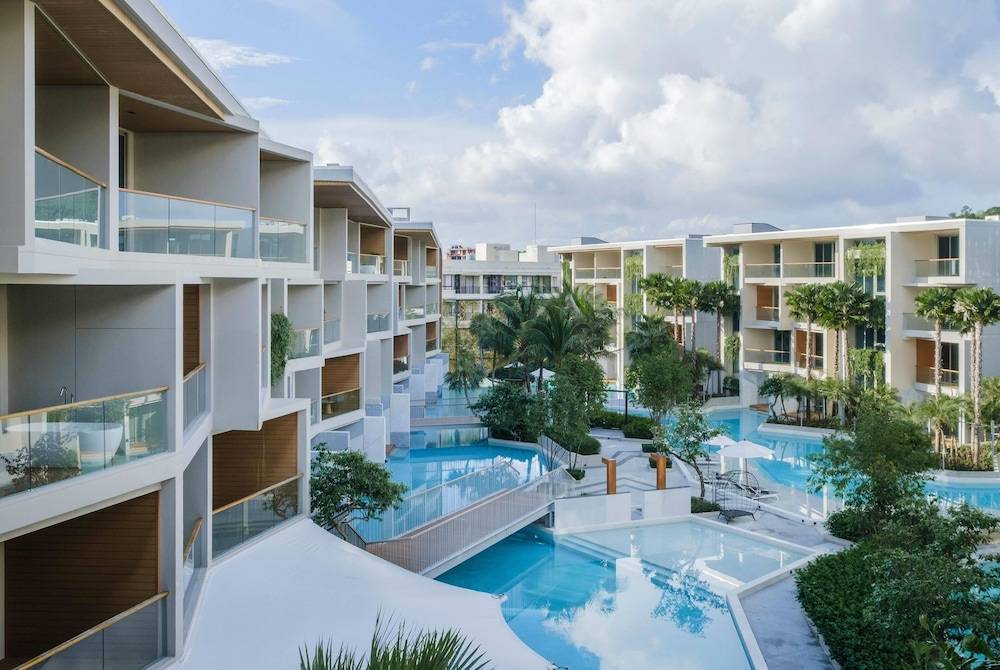 Wyndham Grand Nai Harn Beach Phuket 1