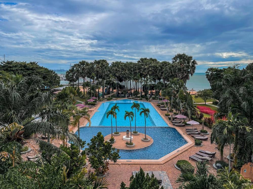 Botany Beach Resort Pattaya 1