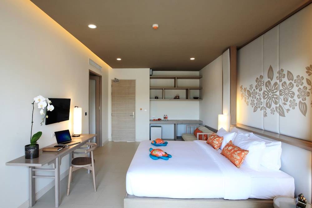 Proud Phuket, Naiyang Beach 2
