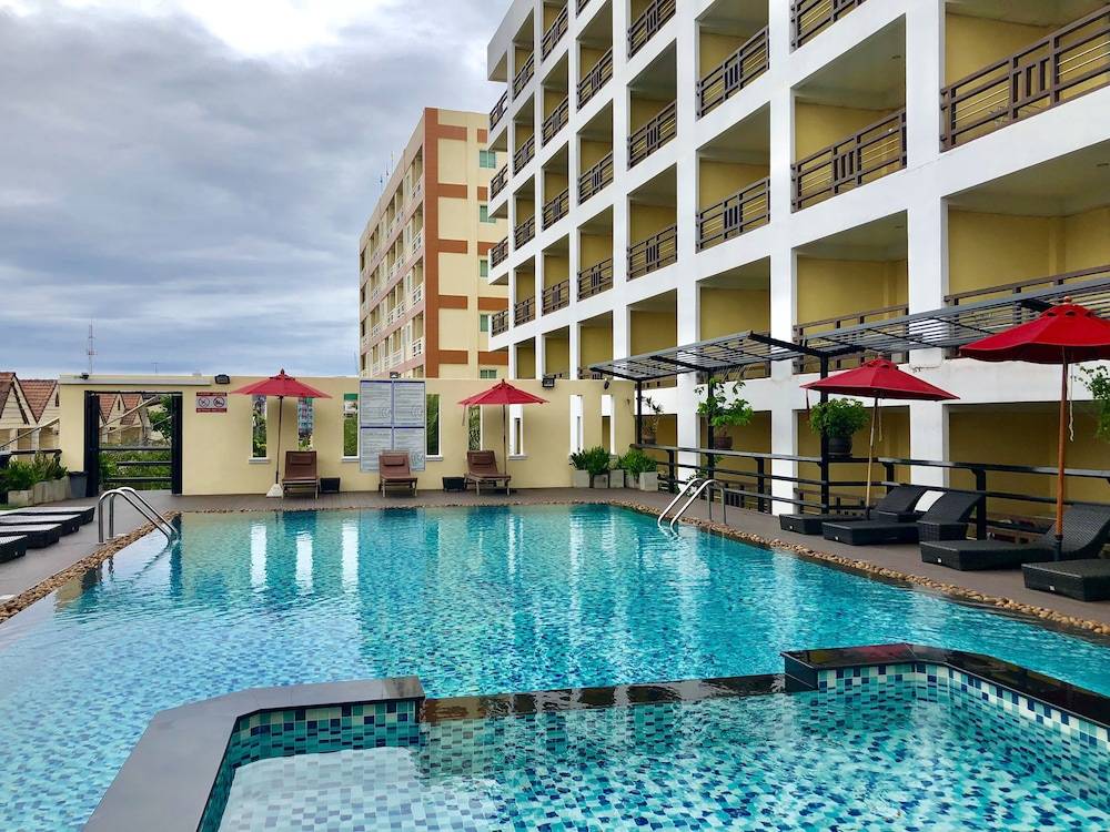 Golden Sea Pattaya 1