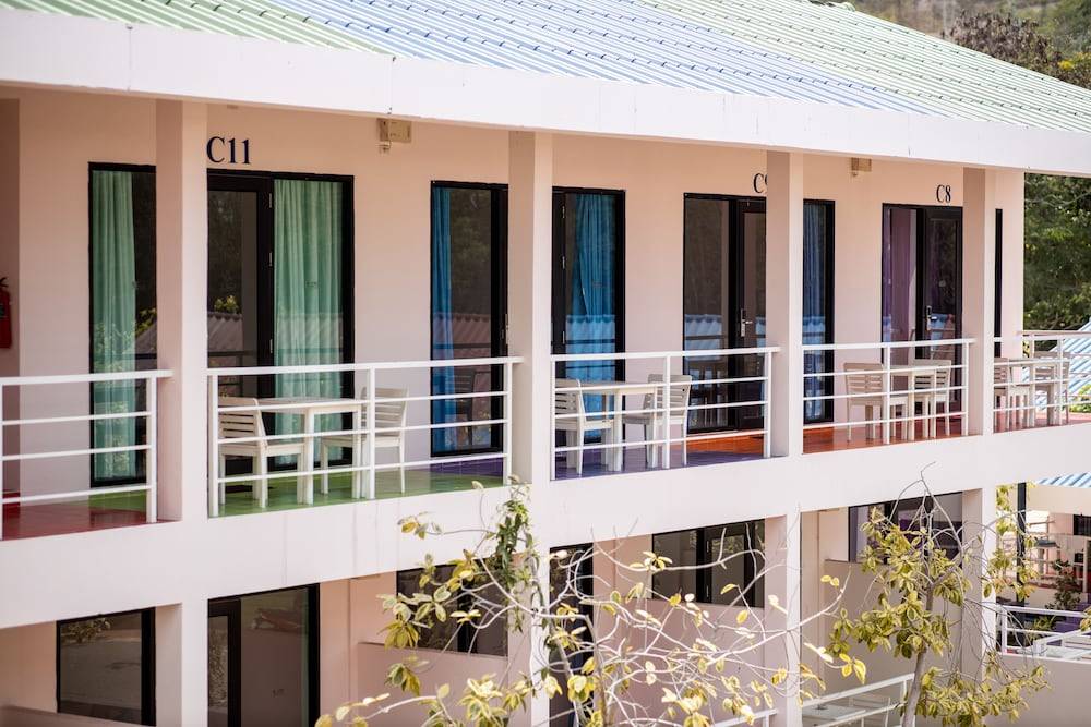 Xanadu Beach Resort 1
