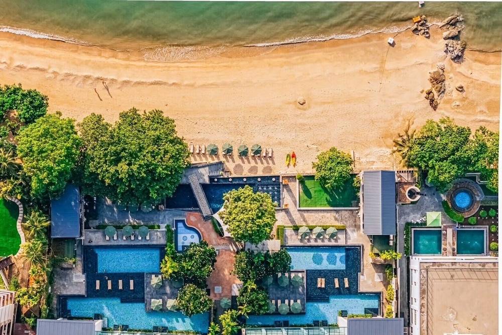 Pattaya Modus Beachfront Resort 1