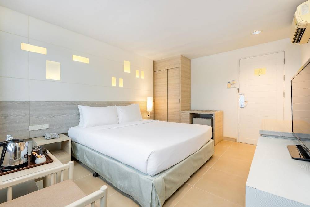 Sunshine Hotel & Residences 1
