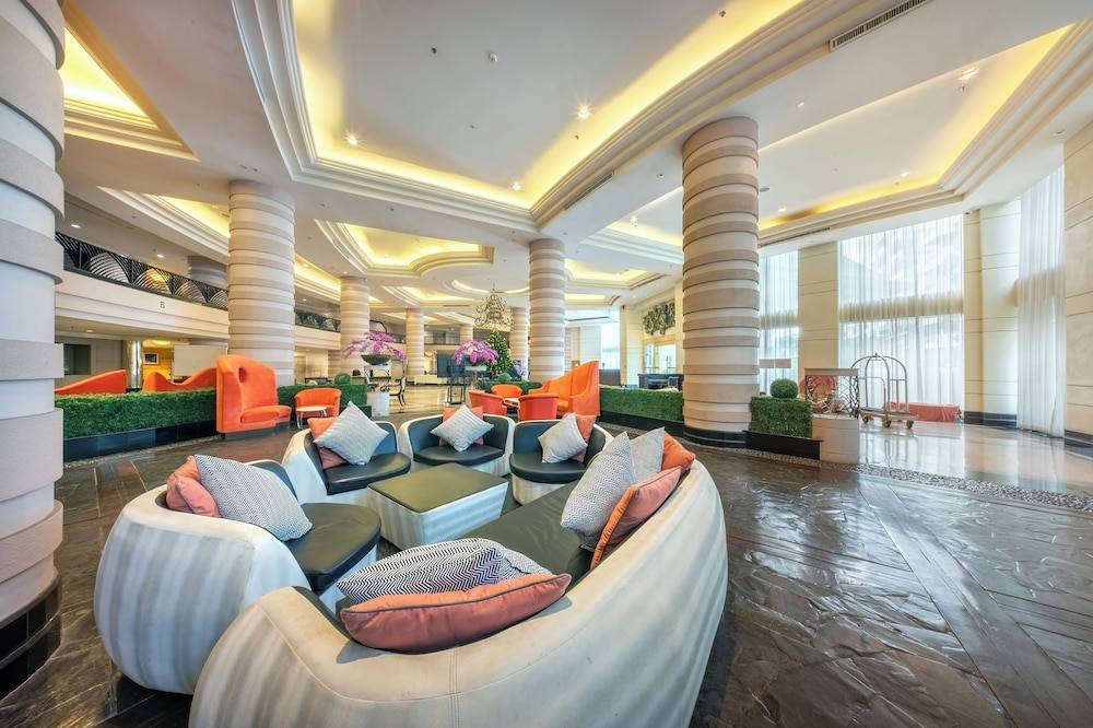Jomtien Palm Beach Hotel & Resort - Family-Friendly 2