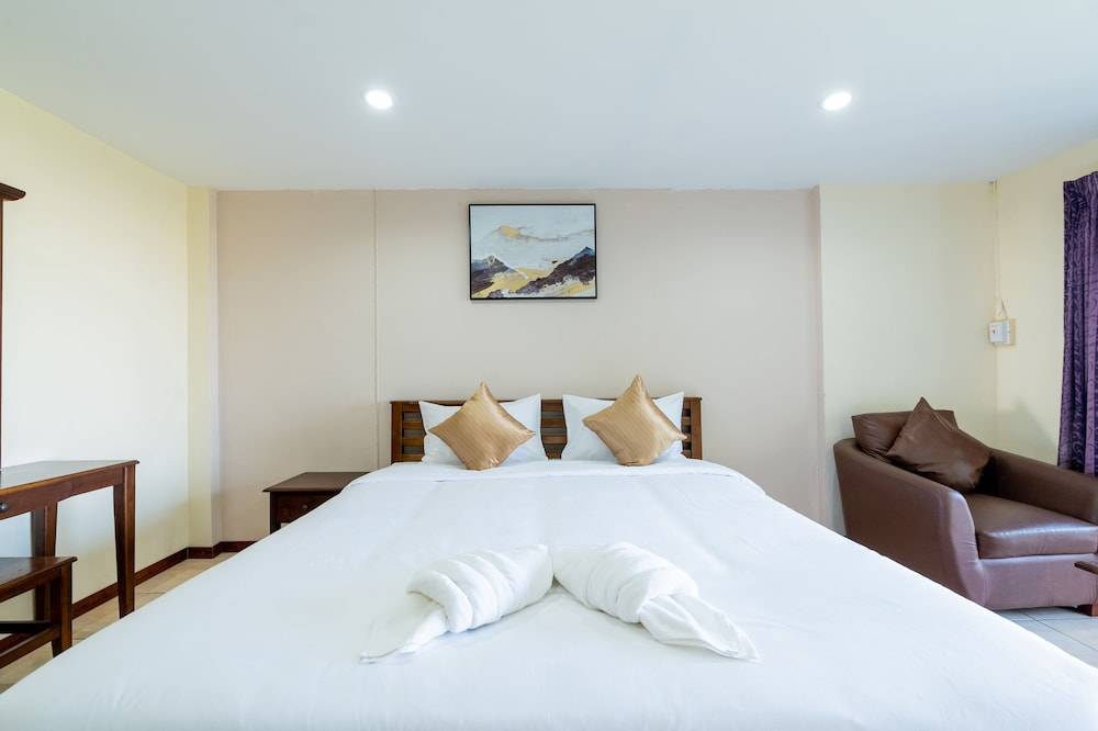 Hillside Resort 2