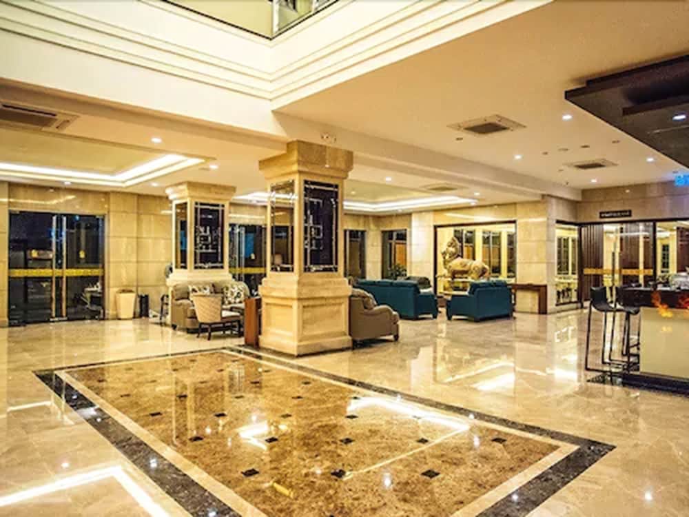 March Hotel 2