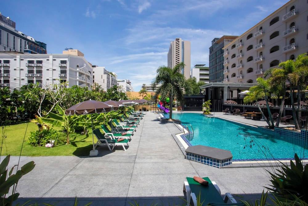 Sabai Inn nearby Central Marina 1