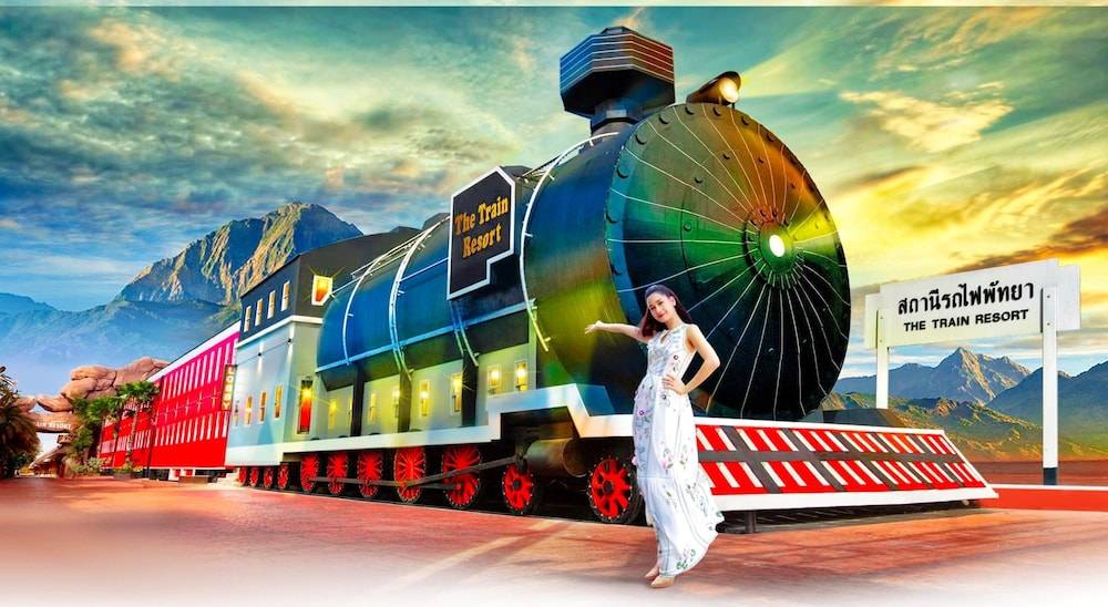The Train Resort - Your Relaxing Resort with Large Pool & Jacuzzi 1