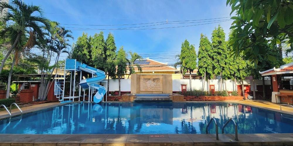 Safari Riviera Resort 1
