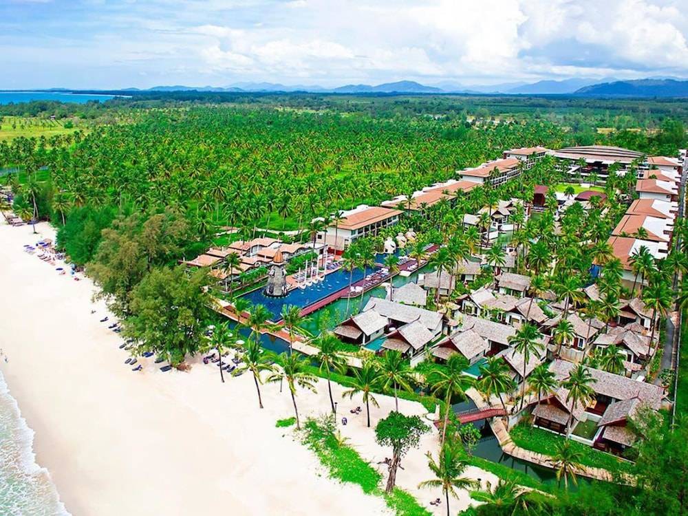 Graceland Khaolak Beachfront Resort 1