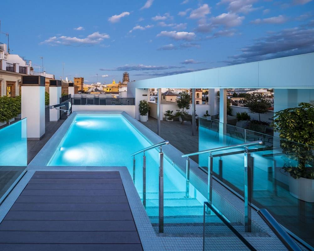 nQn Aparts & Suites Sevilla 1