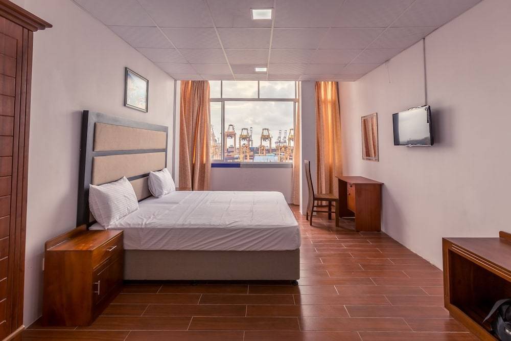 Metro Port City Hotel 1