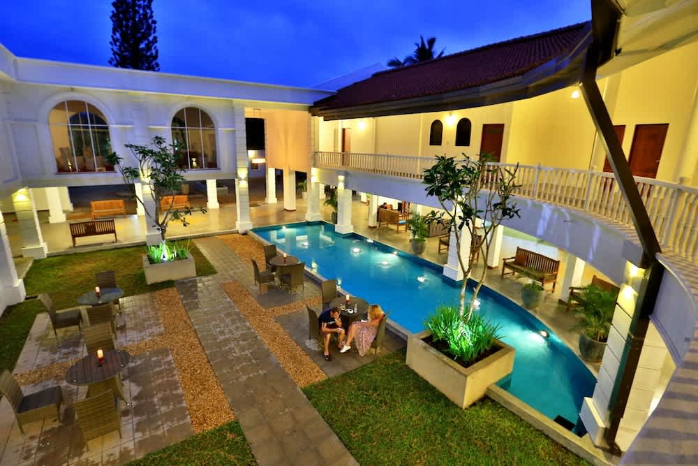 Hibiscus Beach Hotel & Villas 2