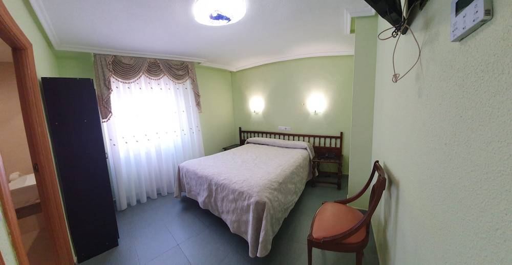 Hostal Restaurante Carolina 1