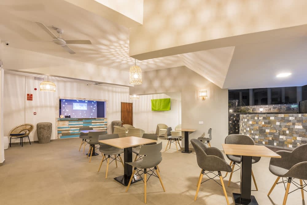 Azur Paradise Hotel & Rooftop Bar 2