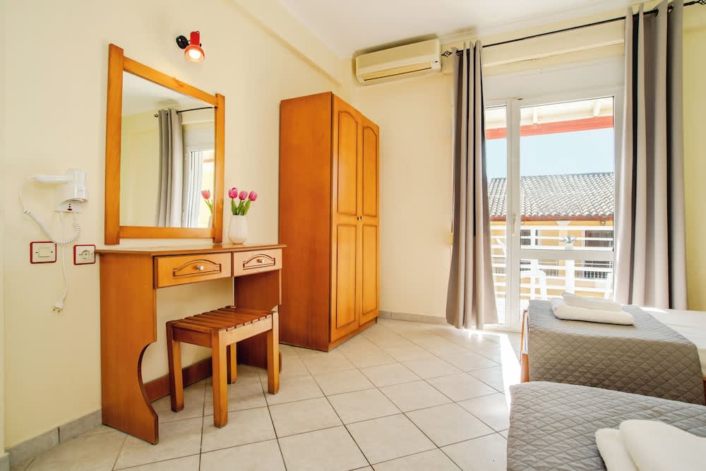 Solena Studios Kavos 2