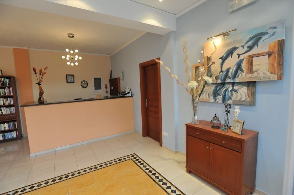 Saint Spiridon Hotel 2