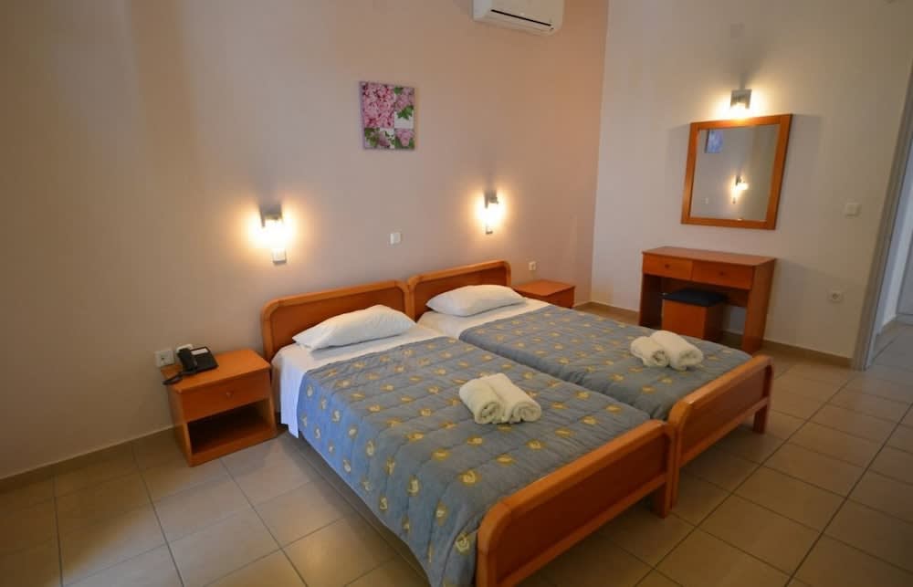 Paradiso Hotel Corfu Sea View Apartments with Pool in Ipsos 2