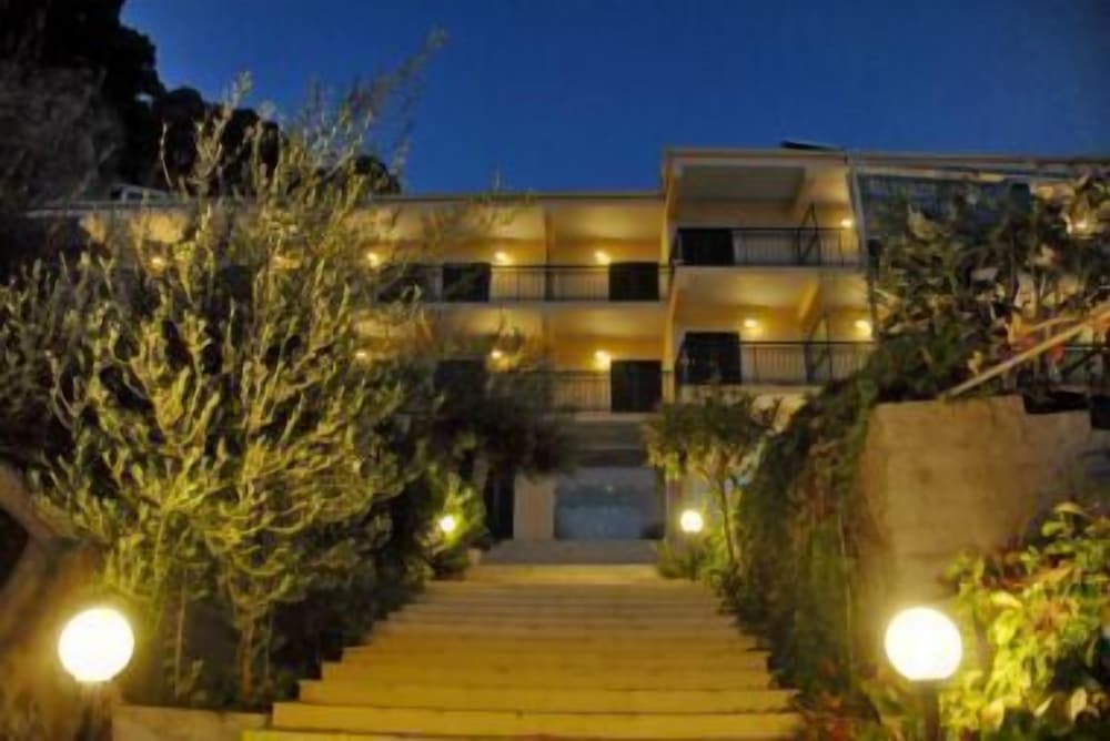 Glyfada Beach Hotel 1