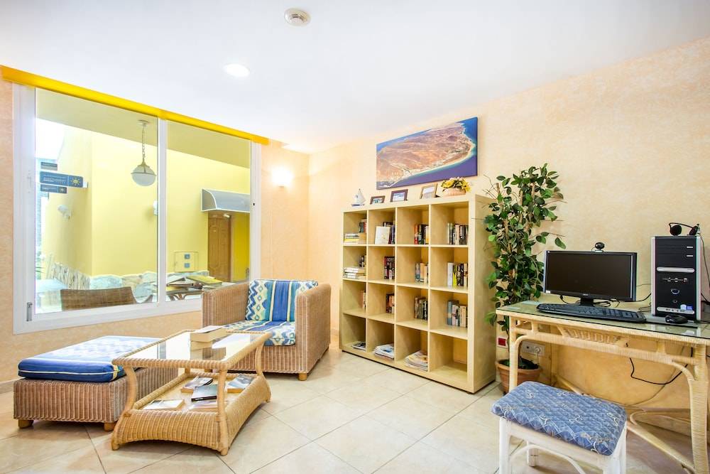 Apartamentos Punta Marina by LIVVO 2