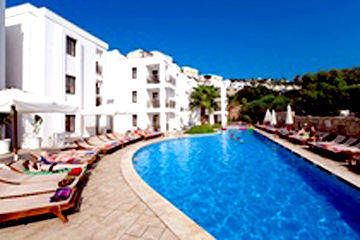 QUEEN RESORT 1
