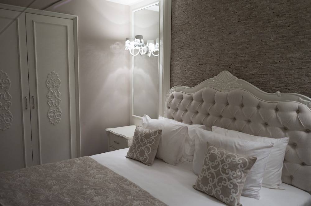 Ena Boutique Hotel & Residences 2