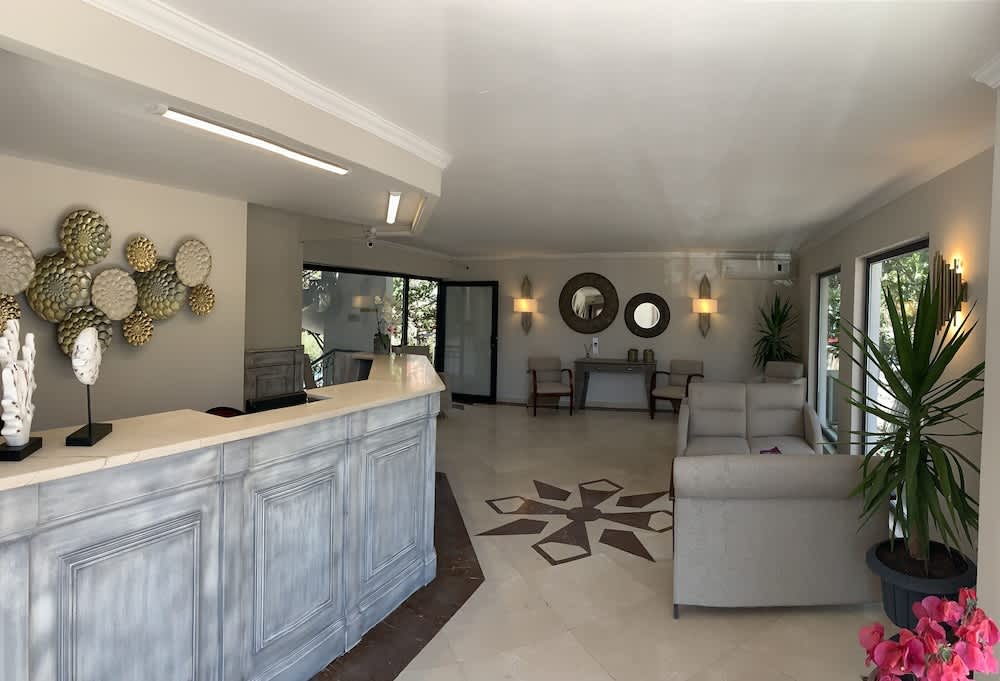 Moonshine Hotel Suites 2