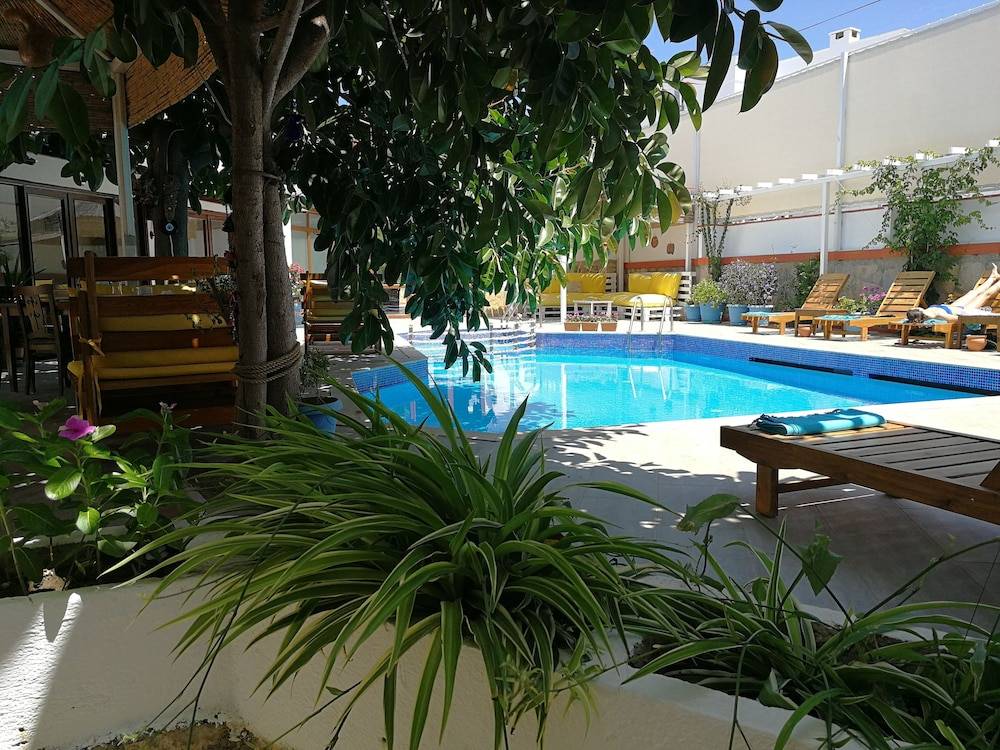Oya Boutique Hotel & Suites 1