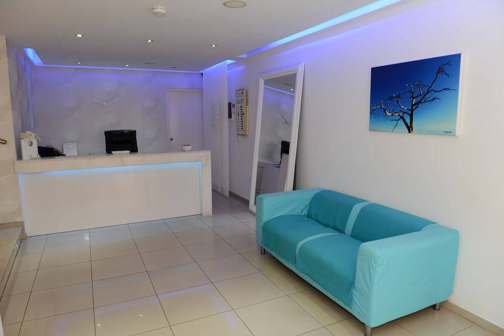 Les Palmiers Beach Hotel 2
