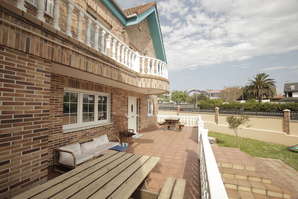 Gijon Surf Hostel 2