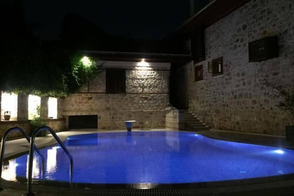 White Garden Hotel-Adult Only 1