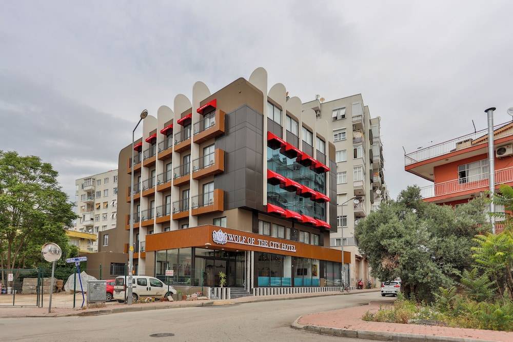 Wolf Of The City Hotel & Spa 1