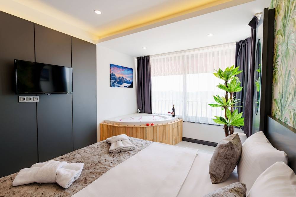 Mrt Suites Lara 2