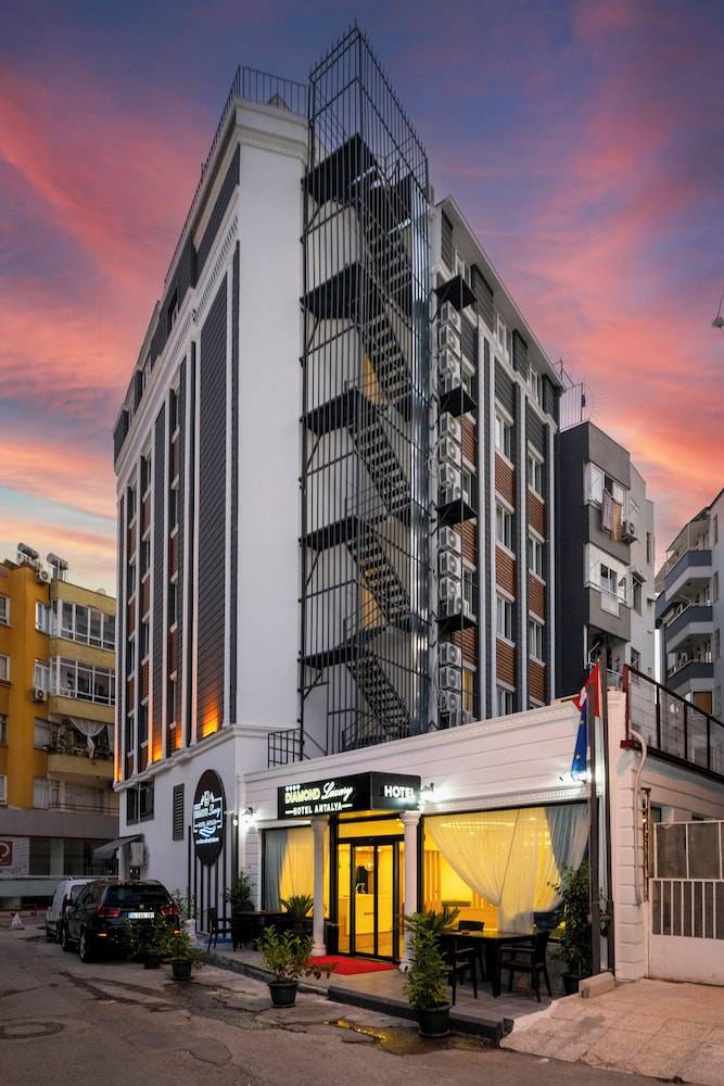 DIAMOND Luxury Hotel 1