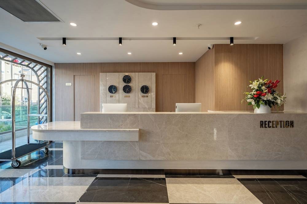 Awen Lara Hotel 2